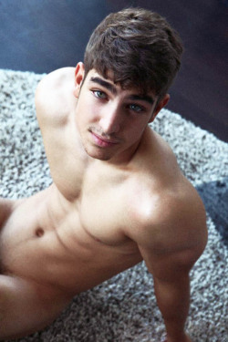 troyisstillnaked:  LUCA_FRATMENTV 