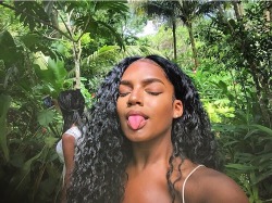 dazhaneleah:  Carefree black girl in the jungle 🌴