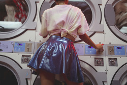 thomeyorker:  Wash and Dry by Alexa King
