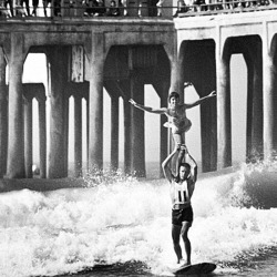 rogerwilkerson:  Huntington Beach - 1962  só acha as magrinha