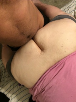 lovemenofallsizes:  A little morning fun ;-)  I&rsquo;m envious of that chaser at all times