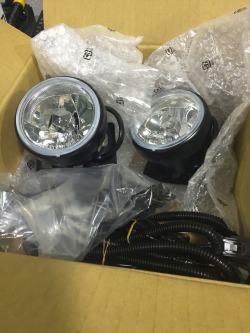 b18c:  Got these today, yeeeee. 98-01 OEM Integra Raybrig fogs