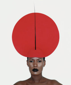 vintagewoc:Grace Jones in Philip Treacy by Kevin Davies (1998)