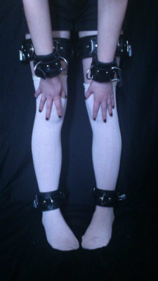 i-do-i-do-believe-in-faeries:  :D cuffs, thattroikidd and mollishkaâ€™s