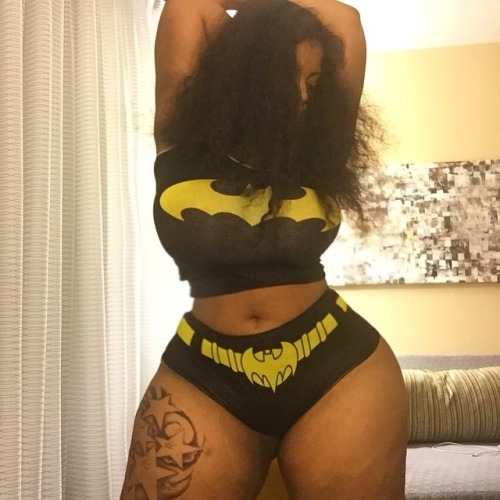 demetri90:allthingsbootiful:  All Things Bootiful  Thick thick and mo thickâ€¦just the way i like it #BBW  http://amateurblackselfies.tumblr.com/Reblog & follow for more!