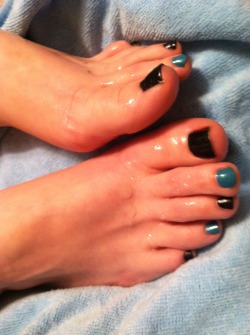 kissabletoes:  I’ve had so many requests from my loyal foot