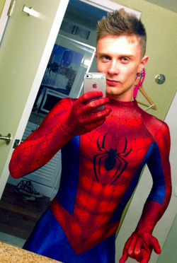 allofthelycra:  riddler1966:Spidey unmasked  Hot guys in lycra,