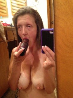 A submission from ILoveMilfs77 showing off her oral skills. Thanks to ILoveMilfs77