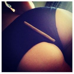 dobomdoboldin:Sexy girls ♥♥♥♥♥! ‘