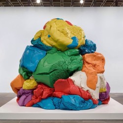 whitneymuseum:  Jeff Koons’s Play-Doh is made up of twenty-seven