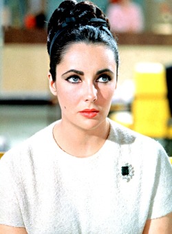 :  Elizabeth Taylor in The V.I.P.s (1963). 