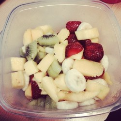 infinite-night-in-winter:  <3 fruit salad