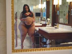 fatbitchcrazy:  Sexy Latin BBW