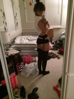 thatcoolkidmarissa:trying out my new garter belt for a thigh