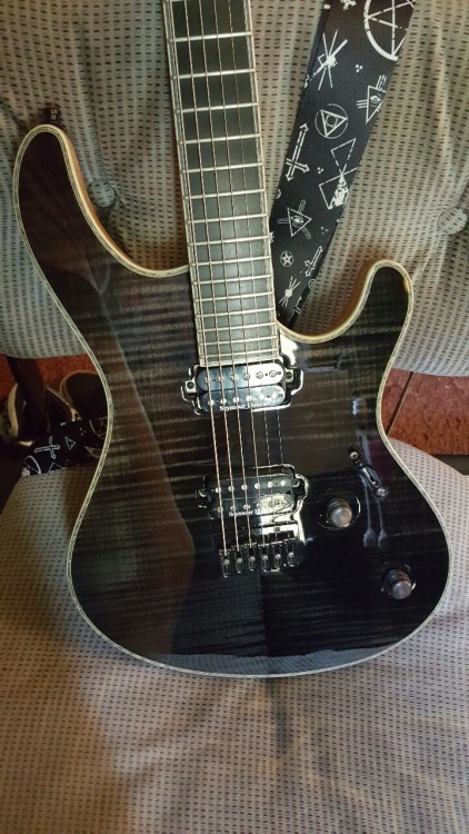 My new guitar Reggie. Mayones regius 6