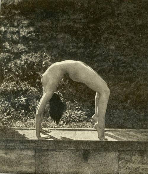 hauntedbystorytelling:  Bending backwards, ca. 1927  Paul Jsenfels