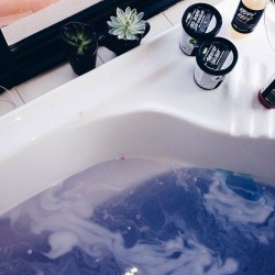 suburbanscxm:  Baths are always so much better after work 