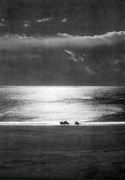 houndeye:  Hiroshi Hamaya Oiso Beach - 1953 