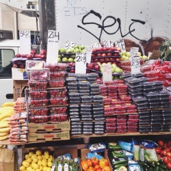 curlyhair-fitness:  A sweet little fruits & vege cart in