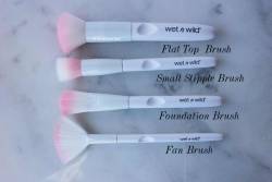 lumipang:  Wet ‘n Wild makeup brushes, photos by thestyleandbeautydoctor