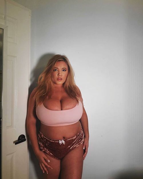 thebiggestever:Her belly and tits were already bulging from having