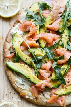 mademoiselle-bazaar:  Smoked Salmon and Avocado Pizza !