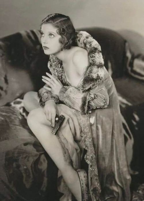 Loretta Young Nudes & Noises  