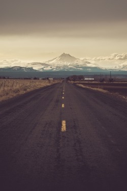 r2–d2:  Mt. Jefferson, the east-side from Madras, Oregon.  by Martyn