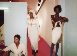 shoulderblades:  backstage at oumou sy, dakar fashion week, 2001