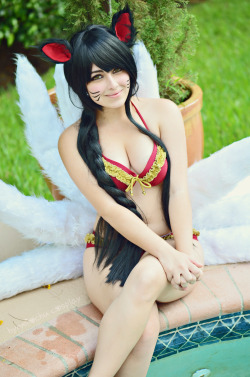 vedasaur:  Pool Party Ahri by hyemi♥chu cosplay Click here