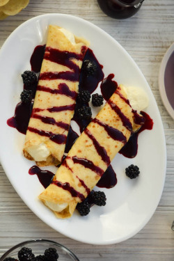 delicious-food-porn:  Blackberry Syrup Crêpes with Honey Whipped