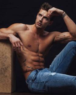 rapideyesmovement:  Christian Hogue