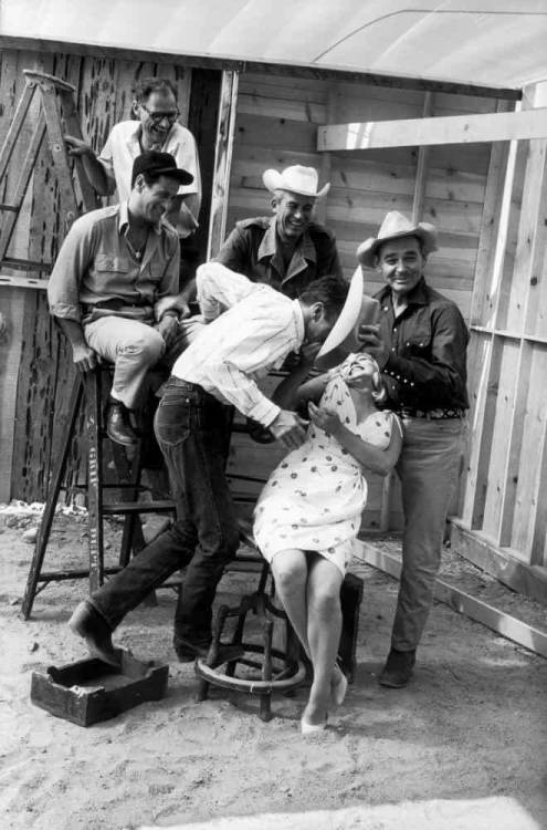 Marilyn Monroe, Clark Gable, Montgomery Clift, Eli Wallach, John