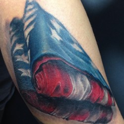 kennykbar:  #healed pic of #Americanflag #memorial #semperfi