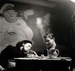 vintageeveryday:Couple at cafe, Stockholm, Sweden, December 29,