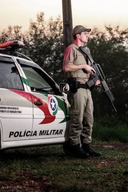 gunrunnerhell:  SPAS-15 Brazilian Military Police Officer with