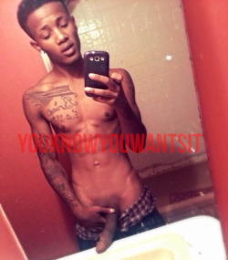 nudeselfshots-blackmen:  manuponman:  Wow! I seriously need him/it