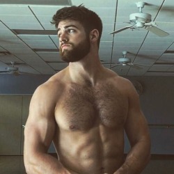 xxxnewstitch:  Guapo 