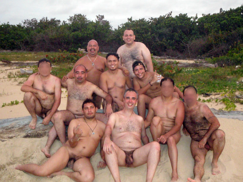 chubsandchubs:  El y sus amigos. 