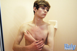 boyfeast:  Dakota White from BoyFeast gets cleaned up after