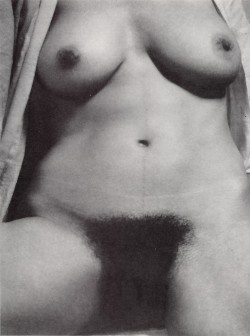 isobelgowdie:Alfred Stieglitz notoriamente fotografò in tutti