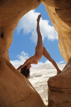 girlsdoingyoga:  .