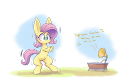 finalskies:Fluttershy does her morning stretches <3