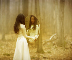 eshusplayground:  fairytalemood: photos by Patty Maher   Reblogging