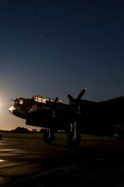 utwo:  Lancaster © melfrancis32