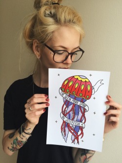 modifiedmuggles:  roseyjones:  the jellyfish tote was gone in