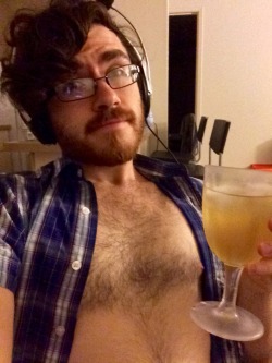 chalkycandy:  home and whiskey and time for WoW