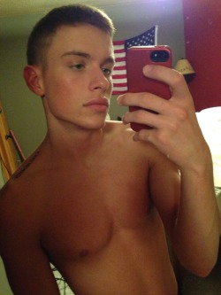 hotyoungguysandgirls:  straightboysgonegay:  Tyler Harris   Yummy