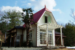 babykitsune:  lesweetpea:   My Neighbor Totoro house built IRL.