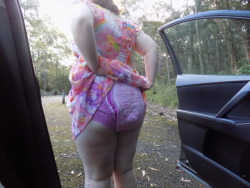 babybratofoz:Get out of the car, little girl